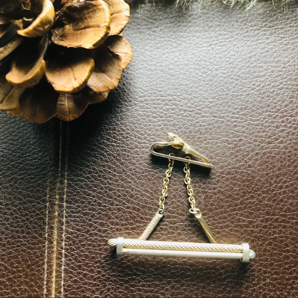 Vintage men’s gold tone expandable tie bar clip